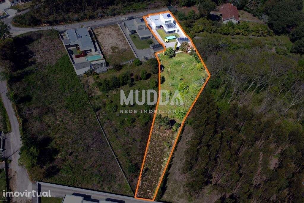 Luxuosa Moradia T3+1 para venda, situada em Eixo, Aveiro - Grande imagem: 2/60