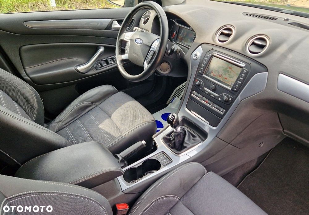 Ford Mondeo 2.0 TDCI Champions Edition - 30