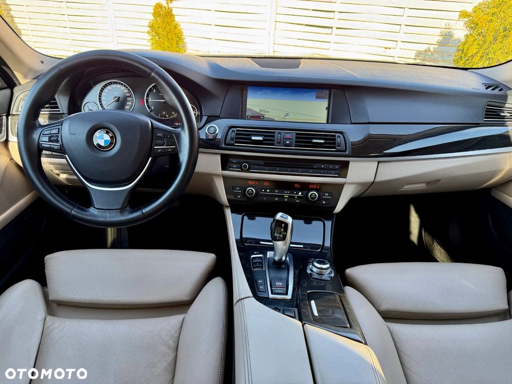 BMW Seria 5 525d - 9
