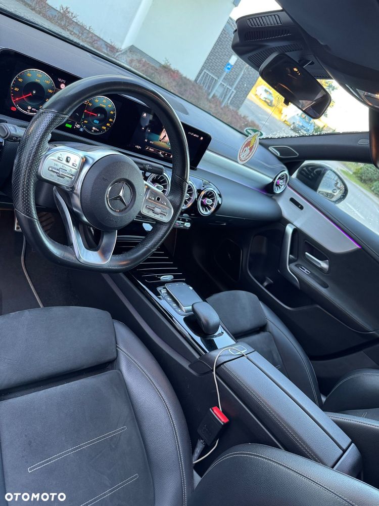 Mercedes-Benz CLA 250 E AMG Line 8G-DCT - 18