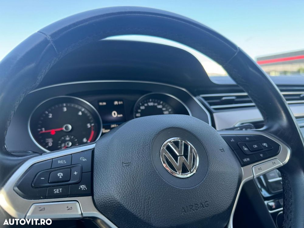 Volkswagen Passat 2.0 TDI DSG Highline - 20