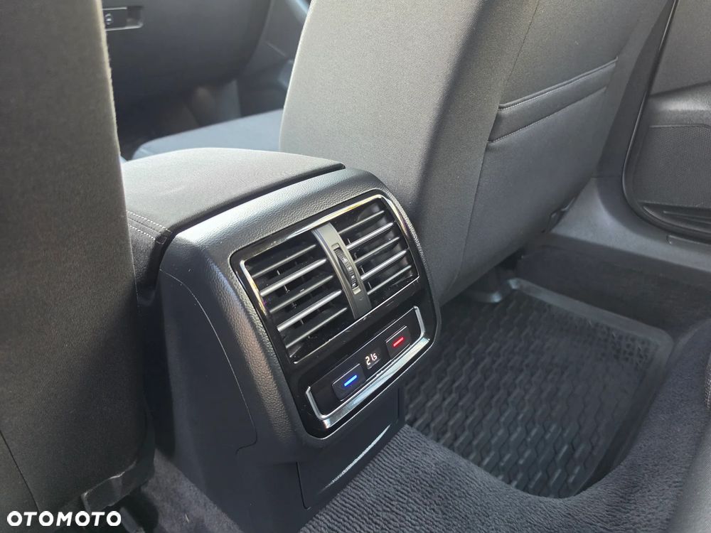Volkswagen Passat 2.0 TDI (BlueMotion Technology) Comfortline - 30