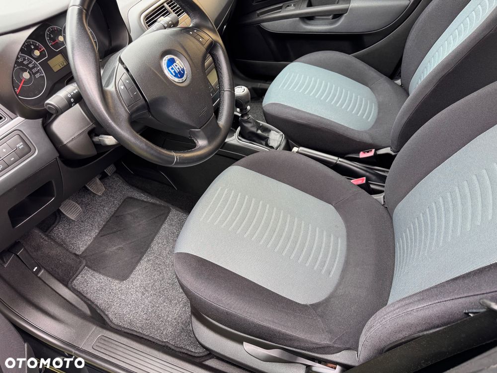 Fiat Grande Punto - 10