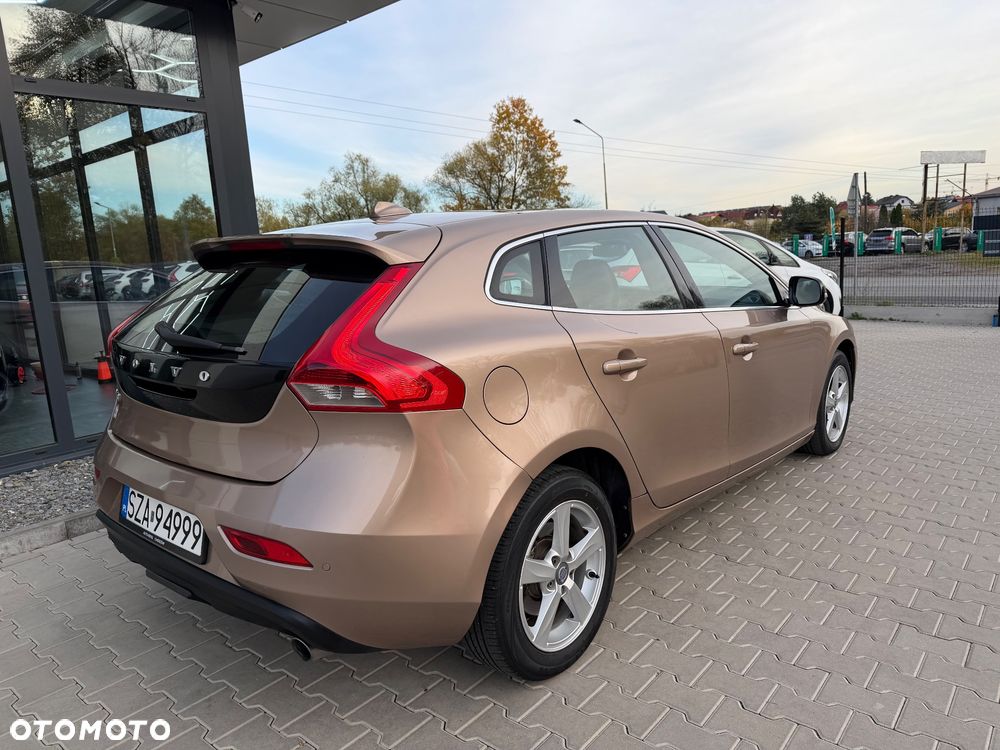 Volvo V40 2012 photo 3
