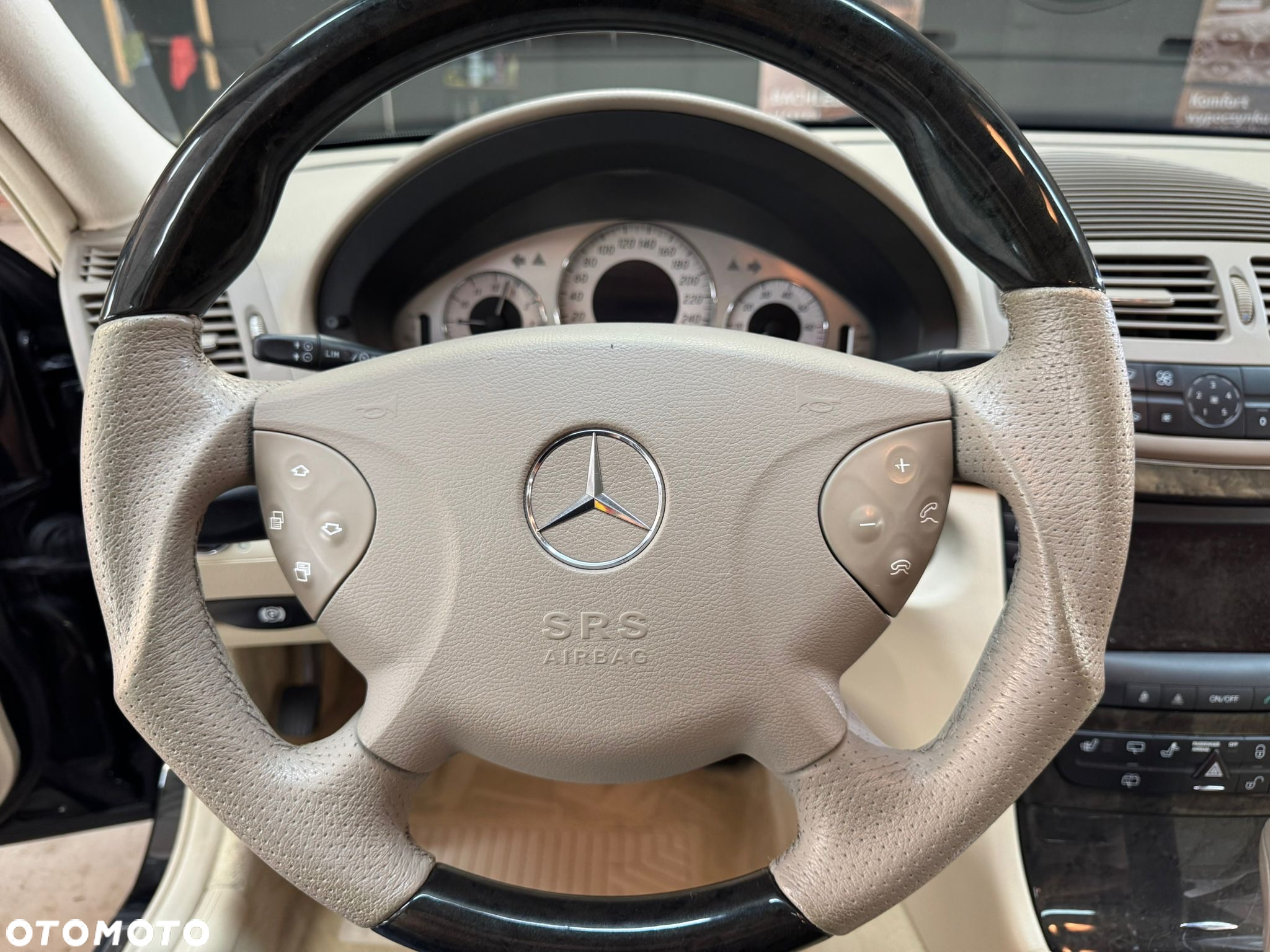 Mercedes-Benz Klasa E - 14