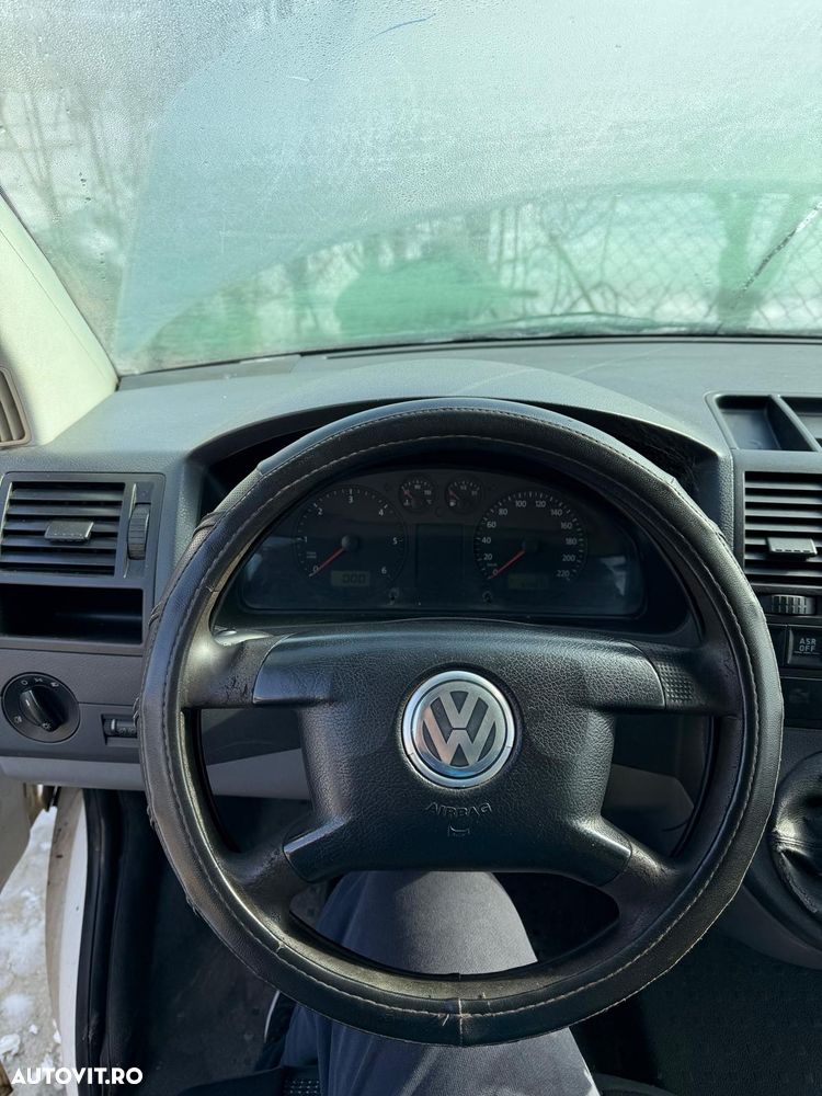 Volkswagen Transporter - 11