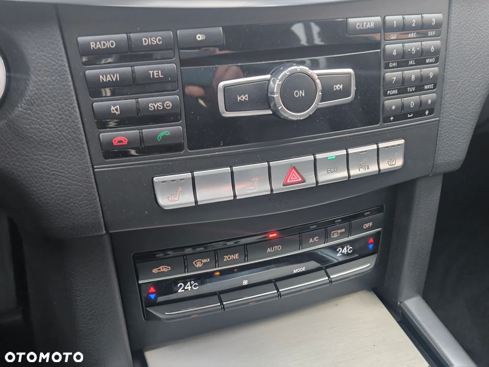 Mercedes-Benz Klasa E 250 BlueTEC 9G-TRONIC Edition - 33