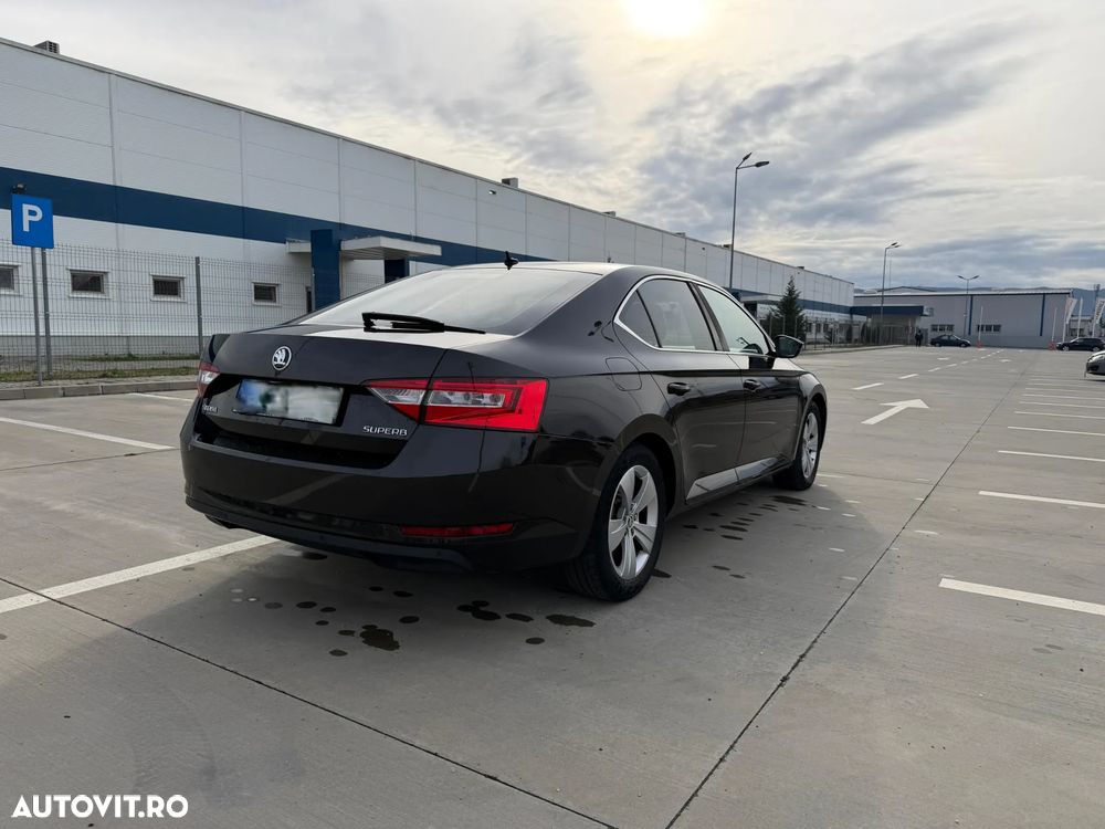 Skoda Superb 2.0 TDI Ambition - 4