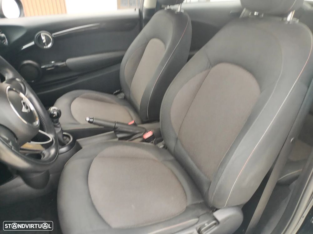 MINI 3 Portas One D - 8