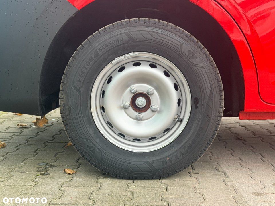 Nissan Interstar - 9