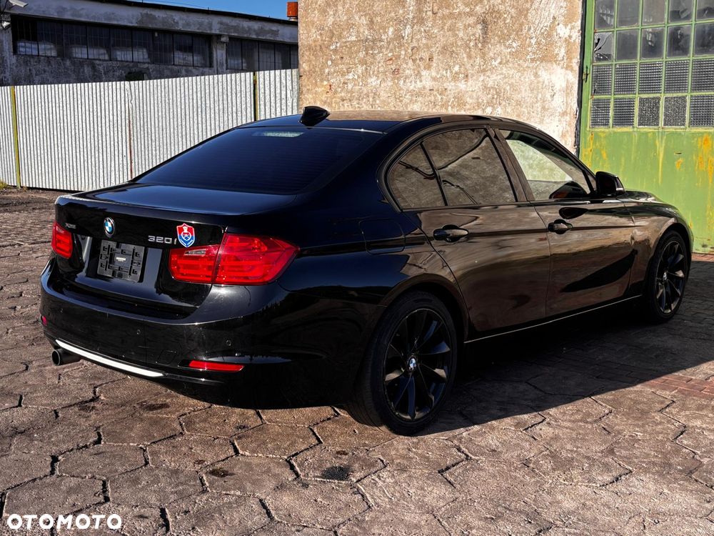 BMW Seria 3 320i xDrive Sport Line - 5