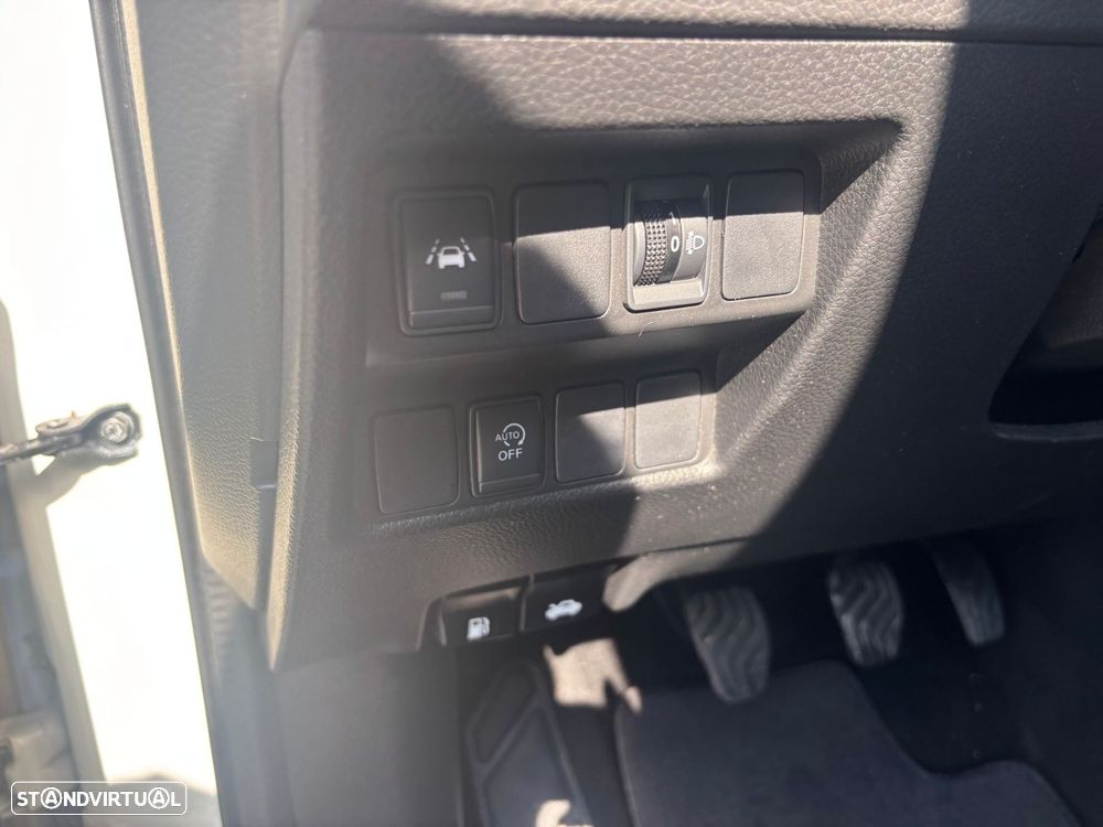 Nissan Qashqai 1.5 dCi N-Connecta - 18