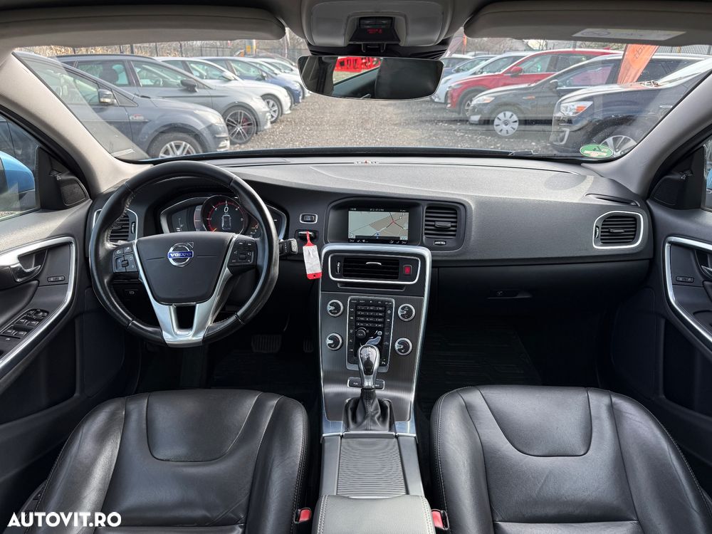 Volvo V60 D6 Plug-In-Hybrid AWD Geartronic Momentum - 5