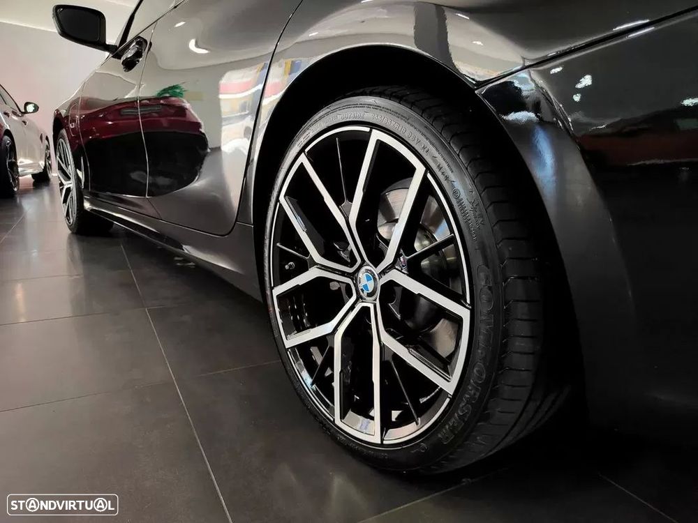 BMW 320 e Line Sport Auto — fotografia 30