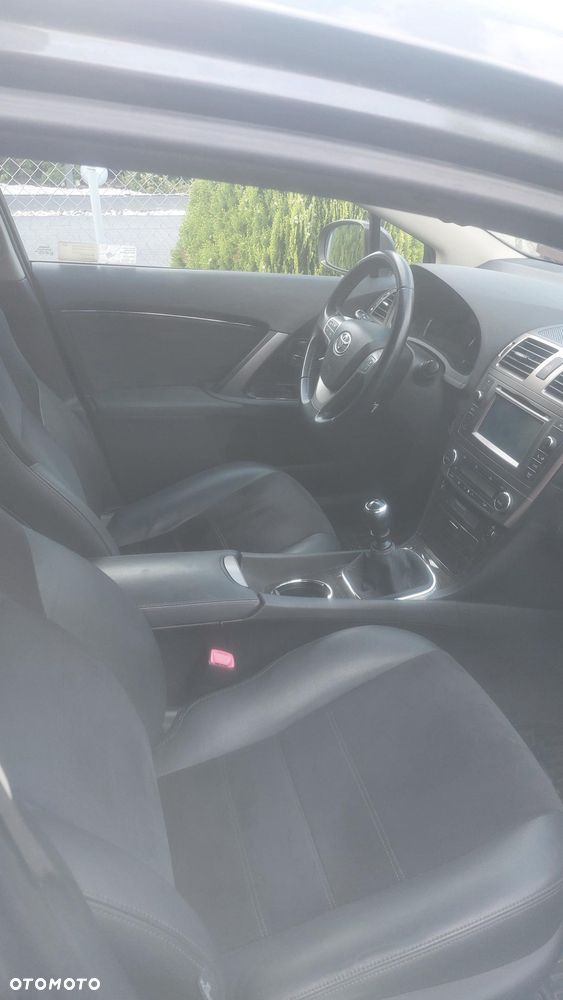 Toyota Avensis 2.0 D-4D Premium - 9