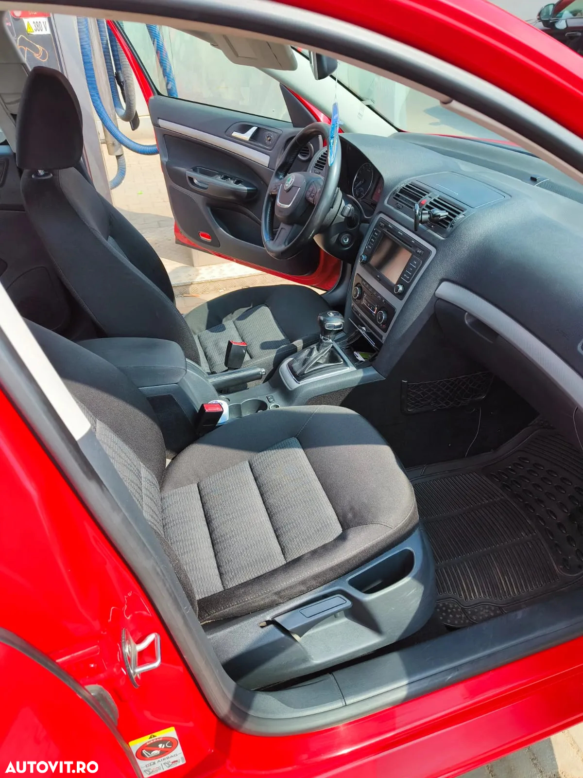 Skoda Octavia 1.6 TDI Classic DSG - 10