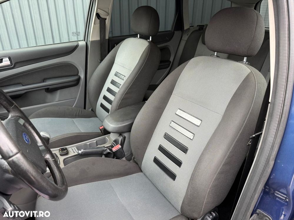 Ford Focus - 8
