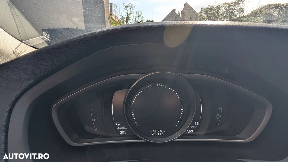 Volvo V40 D3 - 18
