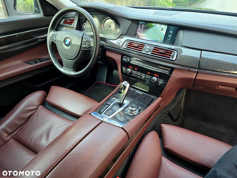 BMW Seria 7 740d xDrive - 22