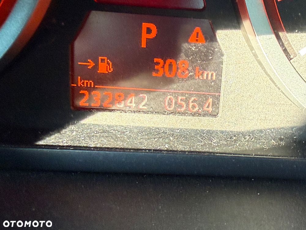 BMW Seria 5 545i - 13