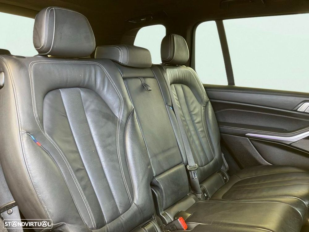 BMW X7 40 d xDrive Pack M - 17