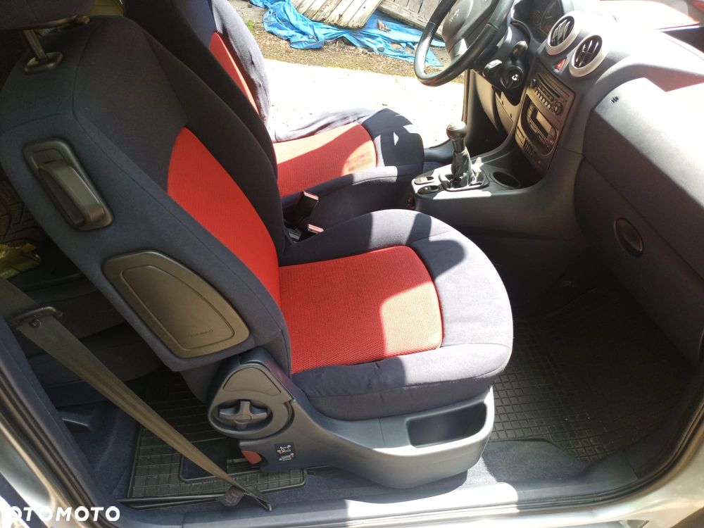 Peugeot 1007 - 8