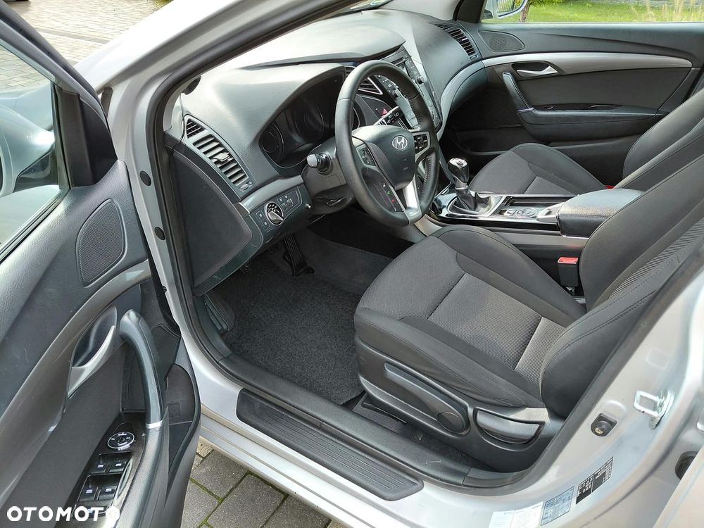 Hyundai i40 Kombi 1.6 Classic - 17