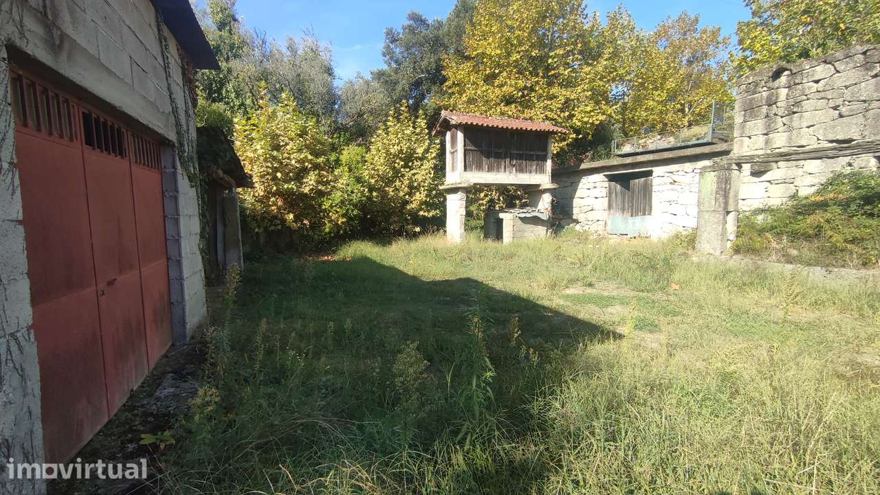 Moradias para restauro em Bouro Santa Maria, Amares - Grande imagem: 3/24