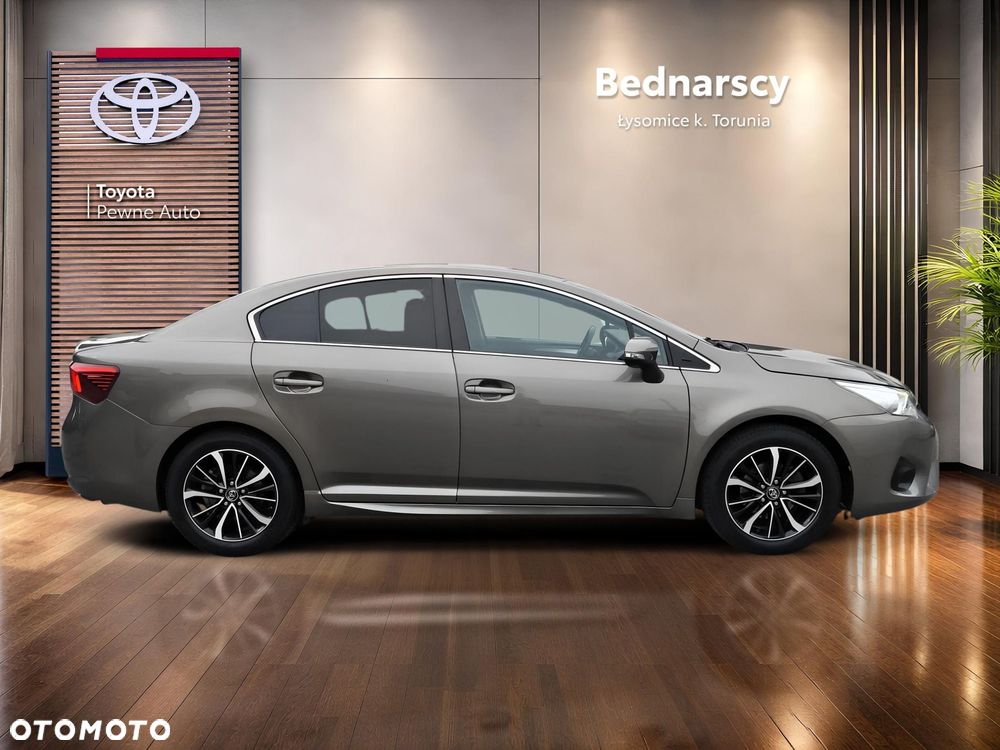 Toyota Avensis 2.0 Premium MS - 7