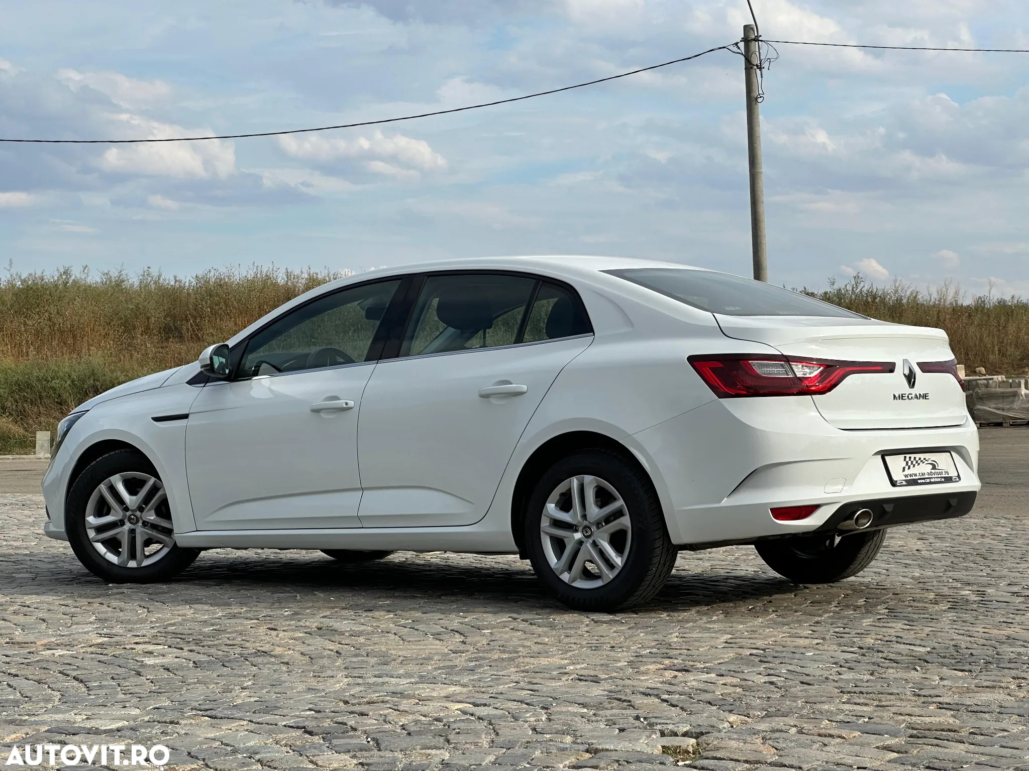 Renault Megane TCe EDC Zen - 7