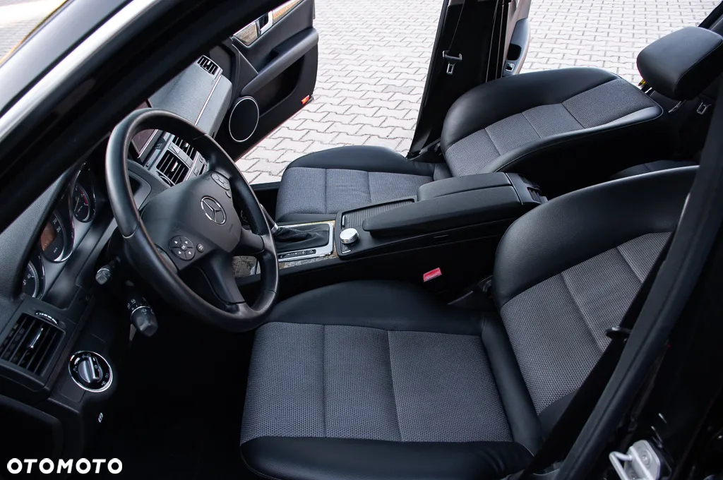 Mercedes-Benz Klasa C 200 T (BlueEFFICIENCY) 7G-TRONIC Avantgarde - 38