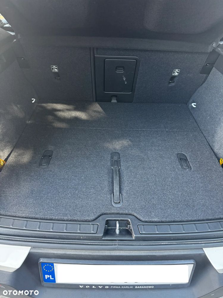 Volvo XC 40 D4 AWD Momentum (Intro Edition) - 14