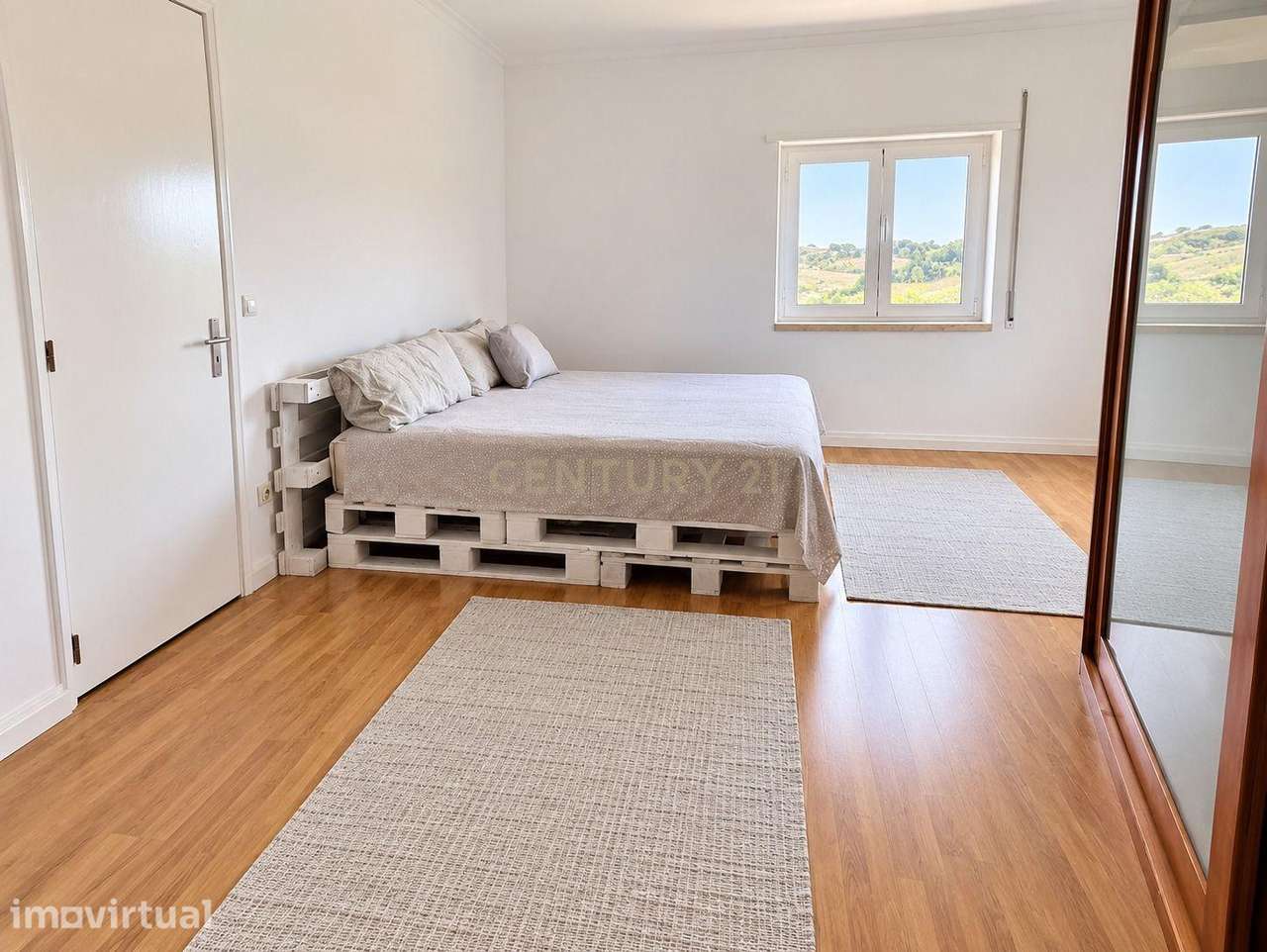 MoradiaT3, Transformada em 4 Apartamentos T2 com Jardim e Piscina em S - Grande imagem: 4/13
