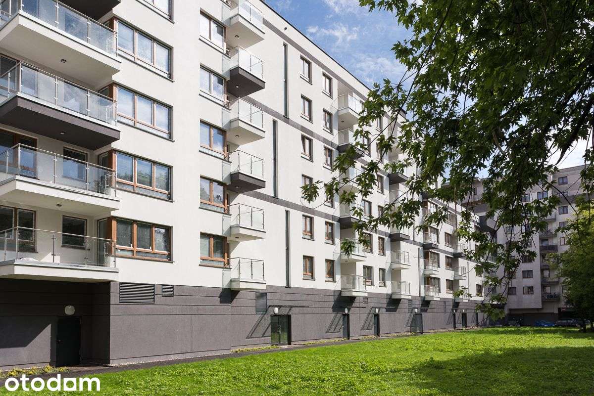 W pobliżu stacji Metro Młociny I 400 metrów od Galeria Młociny