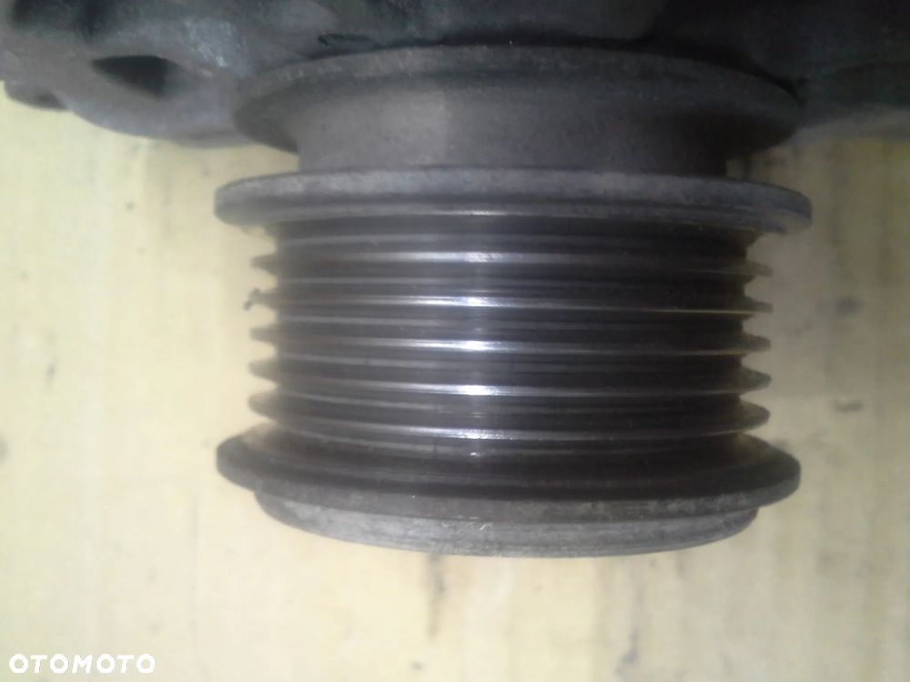 Audi A4 B7 2.0 TDi alternator Valeo 06F903023H TG14C015 2542893E - 4