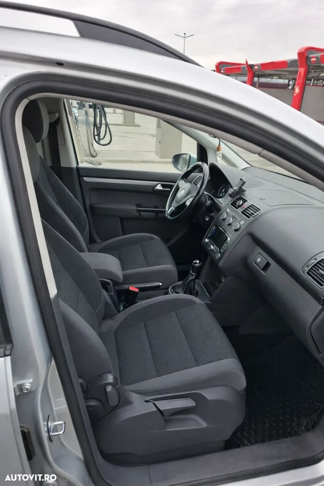 Volkswagen Touran 1.6 TDI Comfortline - 11