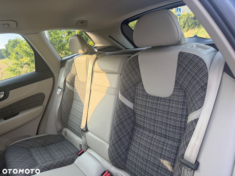 Volvo XC 60 D4 AWD Geartronic Momentum - 15