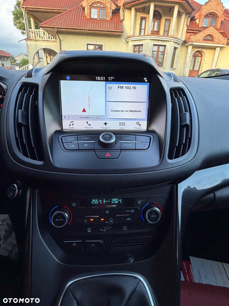 Ford Kuga 2.0 TDCi 2x4 Titanium - 22