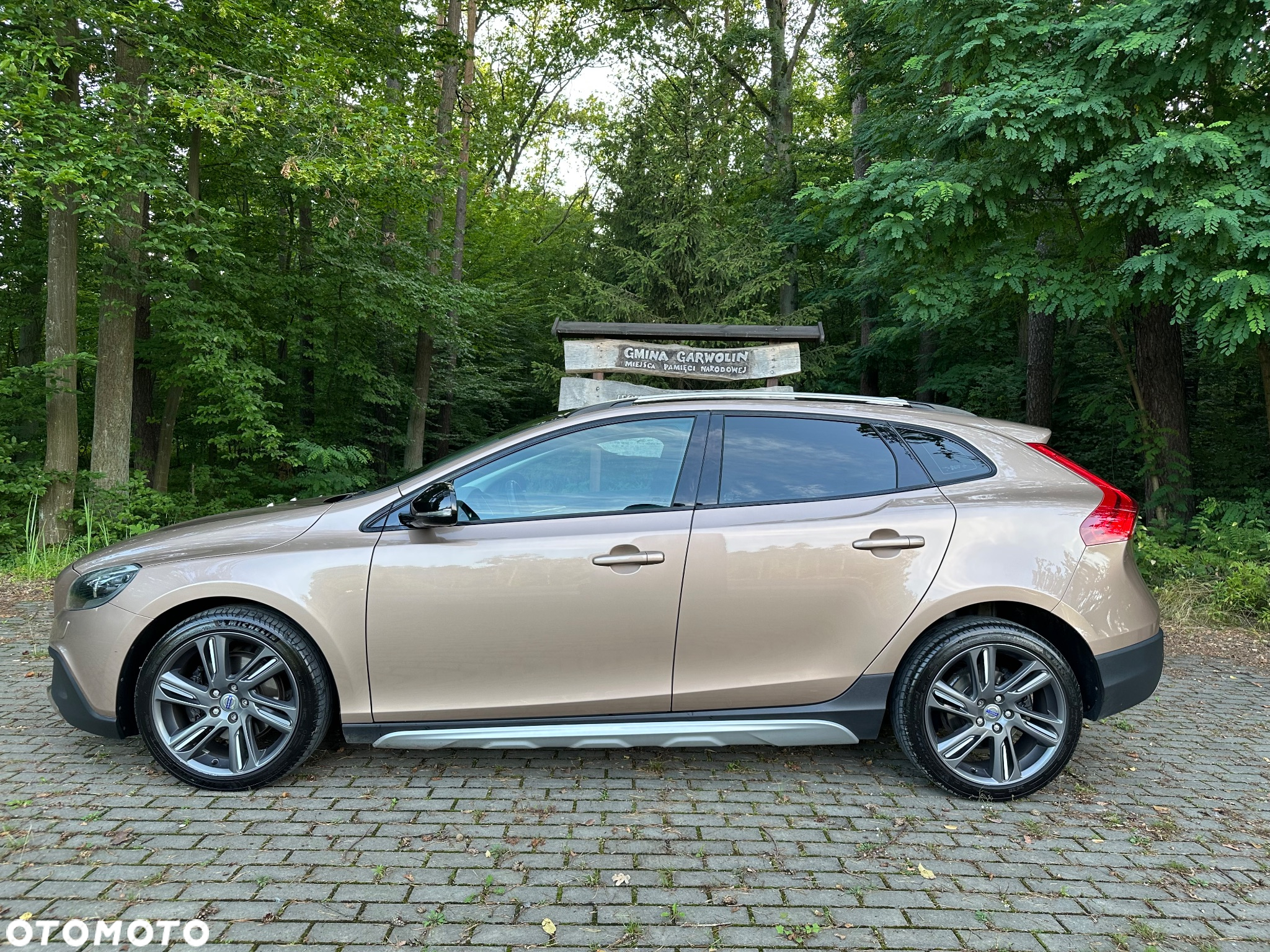 Volvo V40 Cross Country D2 Summum - 2