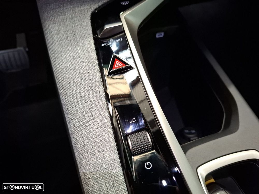 Peugeot 3008 1.6 Plug-in Hybrid Allure e-DCS7 - 17