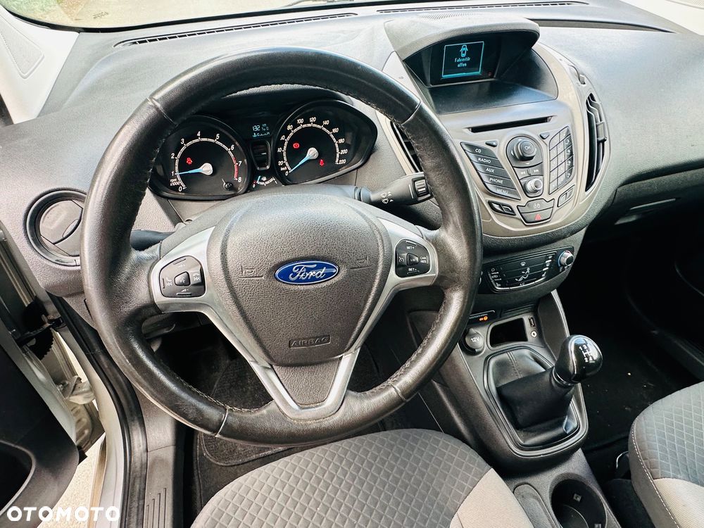 Ford Tourneo Courier - 11