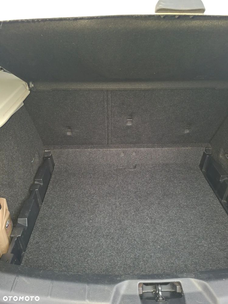 Volvo V40 D2 Summum - 13