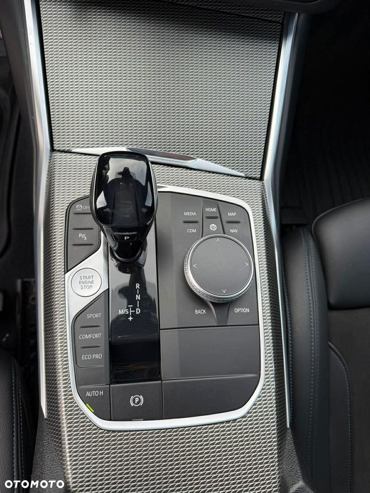BMW Seria 3 320d Edition M Sport Shadow - 12