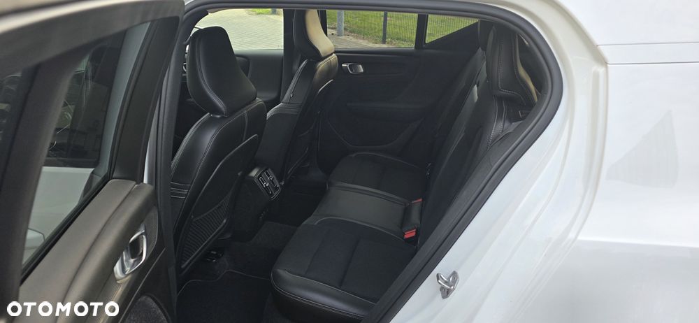 Volvo XC 40 - 21