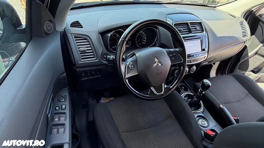 Mitsubishi ASX - 8