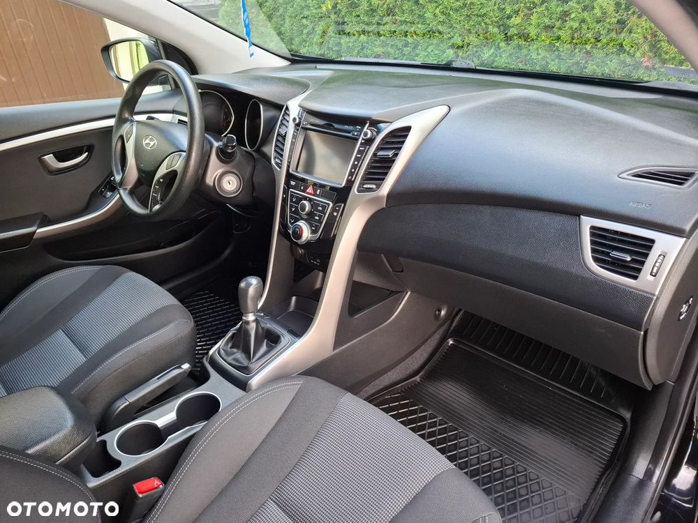 Hyundai i30 blue 1.4 YES Gold - 12