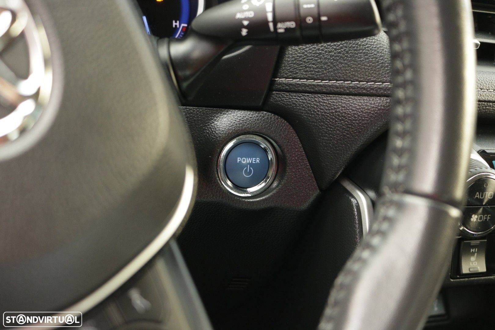 Toyota RAV4 2.5 HDF Comfort - 40
