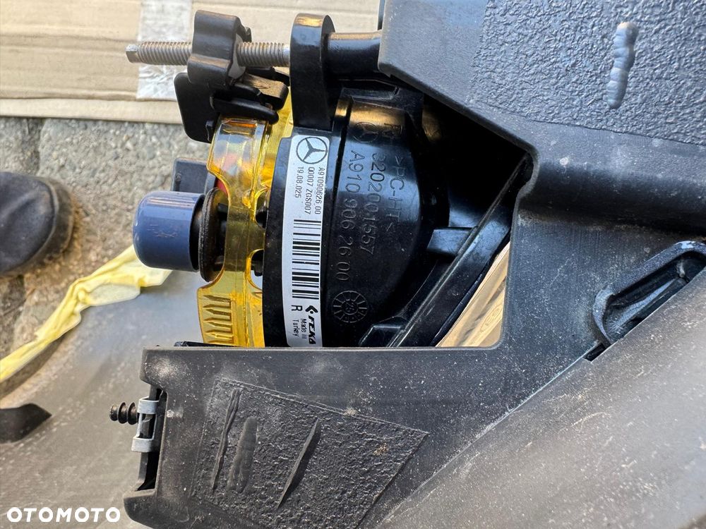 Zderzak przód Mercedes-Benz 907 - 6