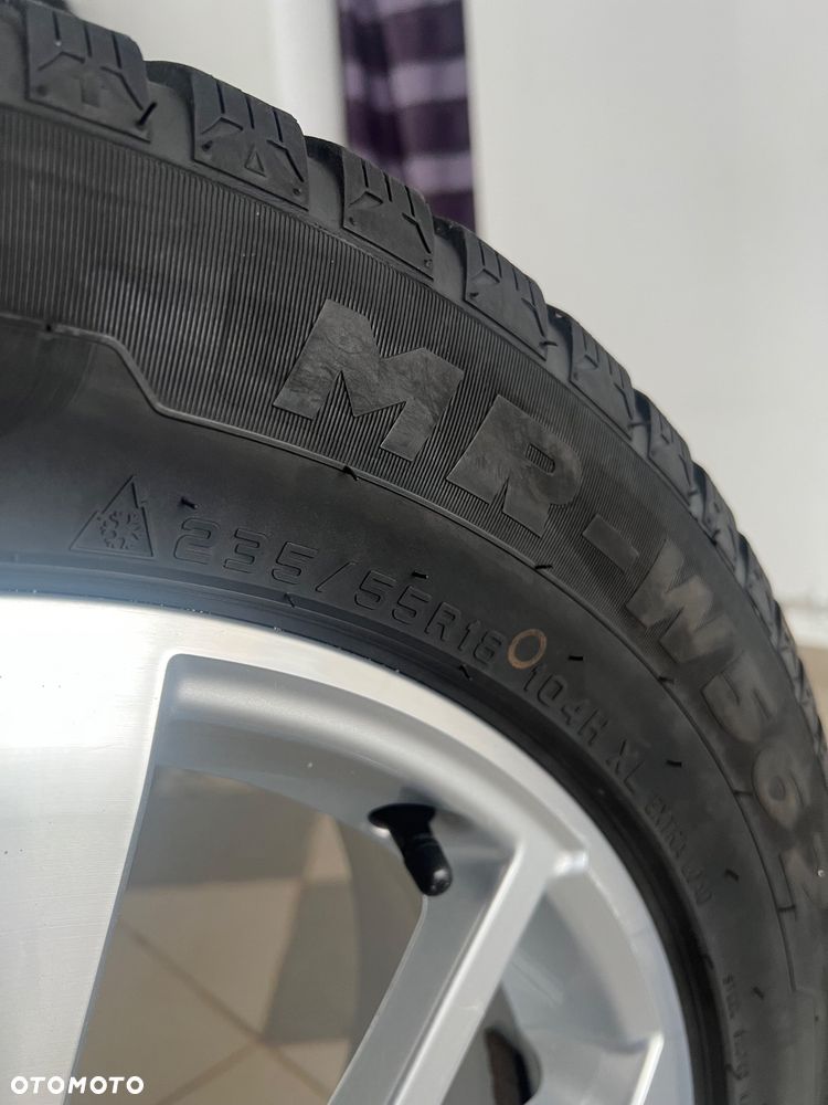 Felgi z oponami Audi Q3 Sportback oryginalne zimowe - 3