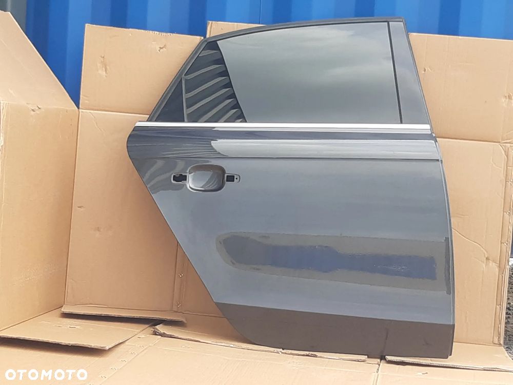 AUDI A4 B8 KOMBI AVANT DRZWI PRAWY PRZÓD TYŁ LZ7L - 7